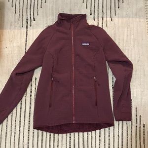 Patagonia R1 full zip maroon